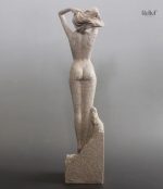 Femme nue en grès, sculpture moderne de 32 cm
