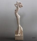 Figurine décorative femme nue, en grès de 32 cm