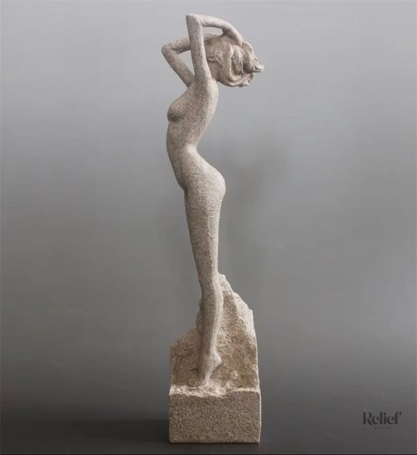 Figurine décorative femme nue, en grès de 32 cm