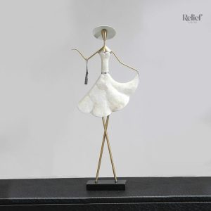 Statue en femme vintage, 55 cm, style classique