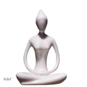Femme en méditation, statue de yoga zen