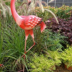 Flamant rose décoratif en métal, hauteur 103 cm