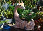 Statue girafe moderne, idéale pour embellir votre espace extérieur