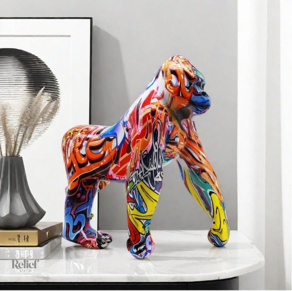Statue décorative de gorille en résine colorée