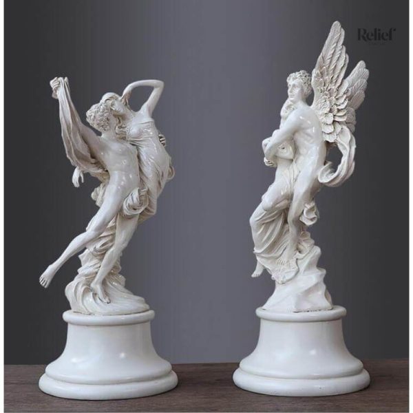 Statue de Cupidon et Psyché, symboles d'amour