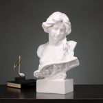 Aphrodite classique, sculpture inspirée de la mythologie grecque