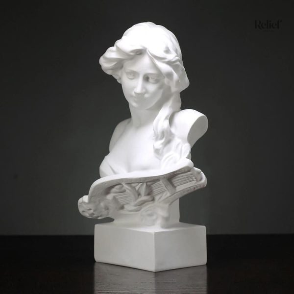 Élégante statue de la déesse Aphrodite, pièce décorative raffinée