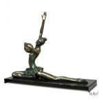 Statue décorative femme gymnaste 24 cm