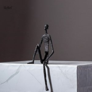 Décoration en métal, statue homme assis