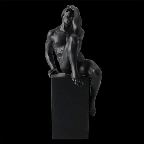 Détails raffinés d'une statue homme au style contemporain