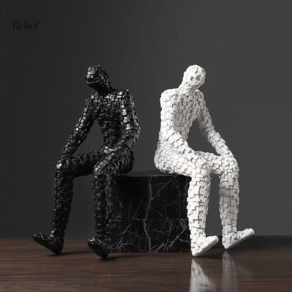 Statue artistique d'homme en finition élégante