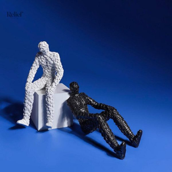 Figurine d'art moderne, homme aux formes épurées