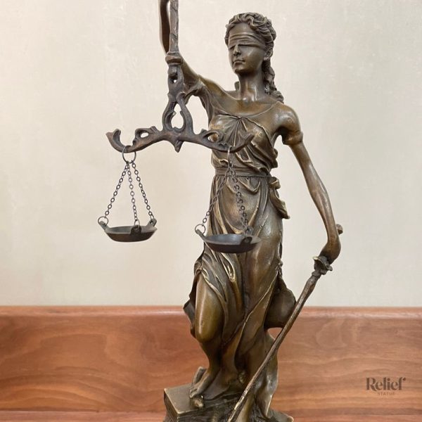 Statue décorative de Thémis en bronze 34 cm