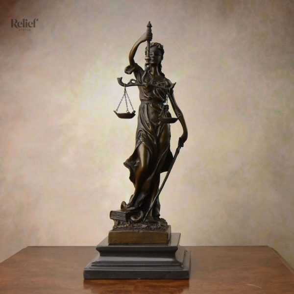 Représentation de la déesse Thémis, justice et équilibre
