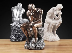 Statue de 24 cm, effet bronze, idée et réflexion