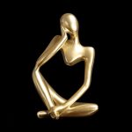 Sculpture d'un homme en contemplation, pièce d'art