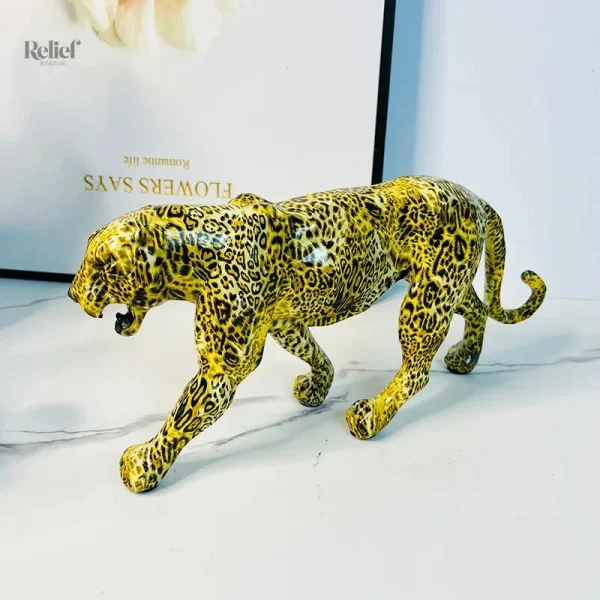 Figurine léopard en résine, style moderne