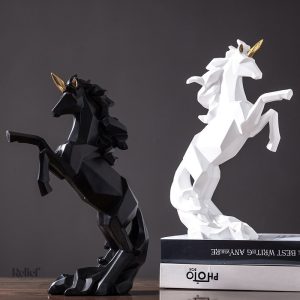 Artisanat origami : silhouette stylisée d'une licorne