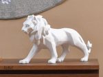 Décoration en origami : lion blanc debout