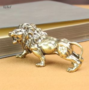 Lion en métal 4 cm, décoration minimaliste pour intérieur