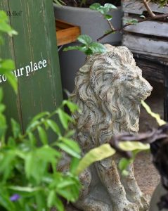 Sculpture de lion majestueux, 53 cm de hauteur
