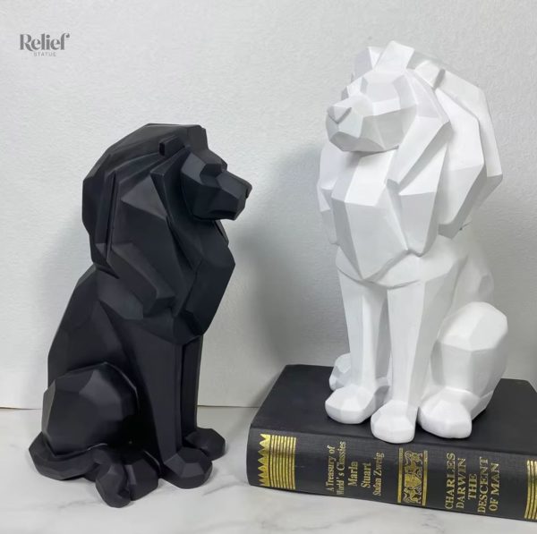 Figurine stylisée de lion origami blanc, ajout artistique unique
