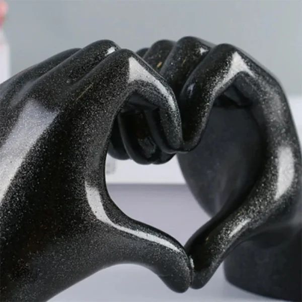 Statue décorative main et cœur, 8 cm