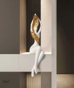 Statue moderne femme en résine, blanche, 55 cm