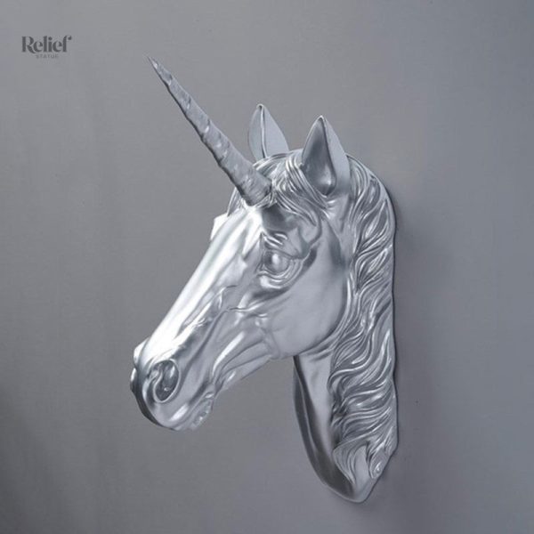 Sculpture murale stylisée de licorne, touche contemporaine