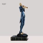 Figurine homme capturant l'esprit du jazz