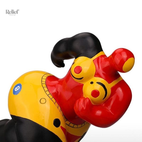 Art figuratif : Nana en statue de 21 cm