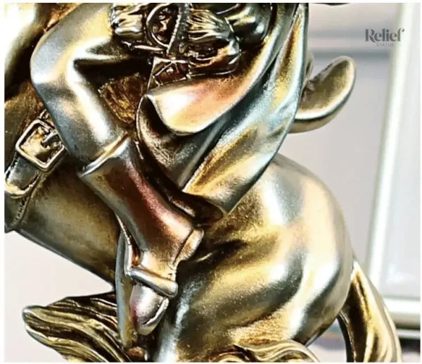 Statue Napoléon à cheval en métal argenté, 33 cm