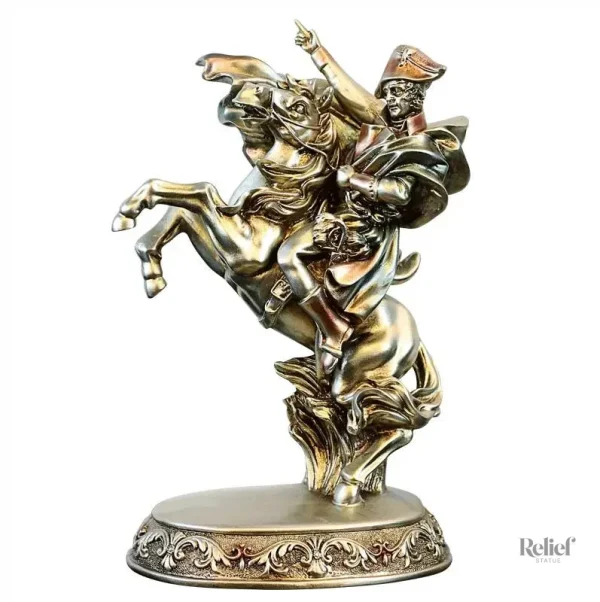 Figurine Napoléon équestre finition argentée, 33 cm