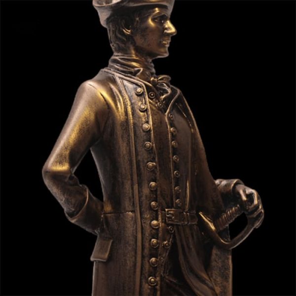 Homme en bronze, statue inspirée de Napoléon