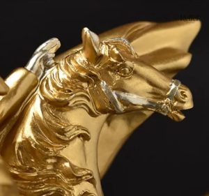 Représentation Napoléon à cheval, statue dorée 28 cm