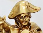 Statue équestre dorée, Napoléon en pleine action