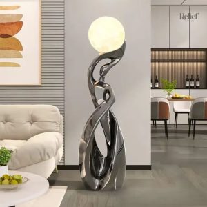 Statue abstraite nordique en argent