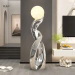 Statue abstraite nordique en chrome, design contemporain 82 cm