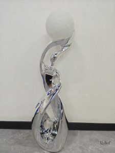 Statue en chrome 82 cm, décoration intérieure scandinave
