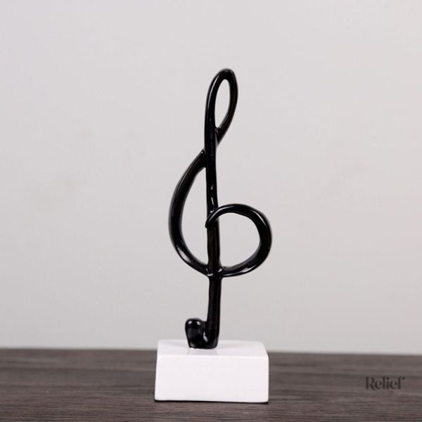 Sculpture en forme de note de musique moderne