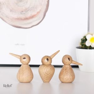 Oiseau en bois avec bec pointu, décoration nordique élégante