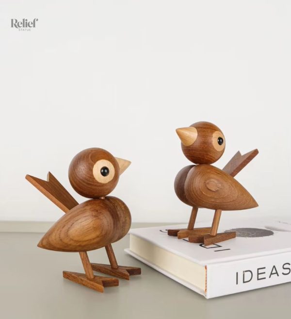 Statue décorative d'oiseau en chêne, 12 cm de hauteur.