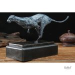 Panthère en statue, idéal pour les collectionneurs d'art