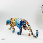 Objet décoratif panthère en résine au design moderne