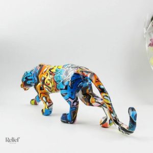 Objet décoratif panthère en résine au design moderne
