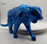 Panthère en résine bleue, design origami moderne