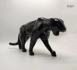 Panthère origami en résine noire, décoration moderne