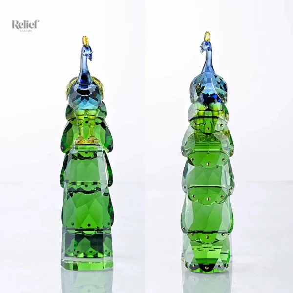 Sculpture paon raffinée en cristal pour ornementation
