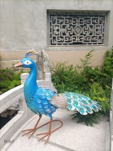 Statue déco Paon 62 cm, pièce unique en métal