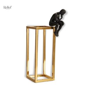 Statue Homme Le Penseur, design artistique contemporain
